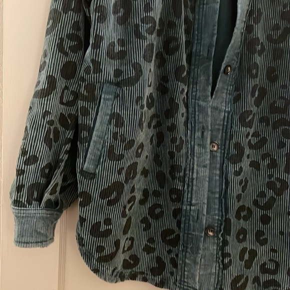 NWT Vici for Bibi leopard spot oversized corduroy style shacket jacket - Picture 5 of 8